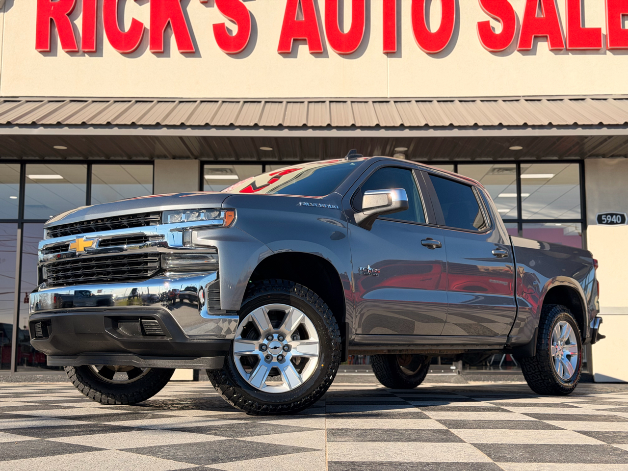 Chevrolet Silverado 1500 LT Crew Cab 2WD 2019
