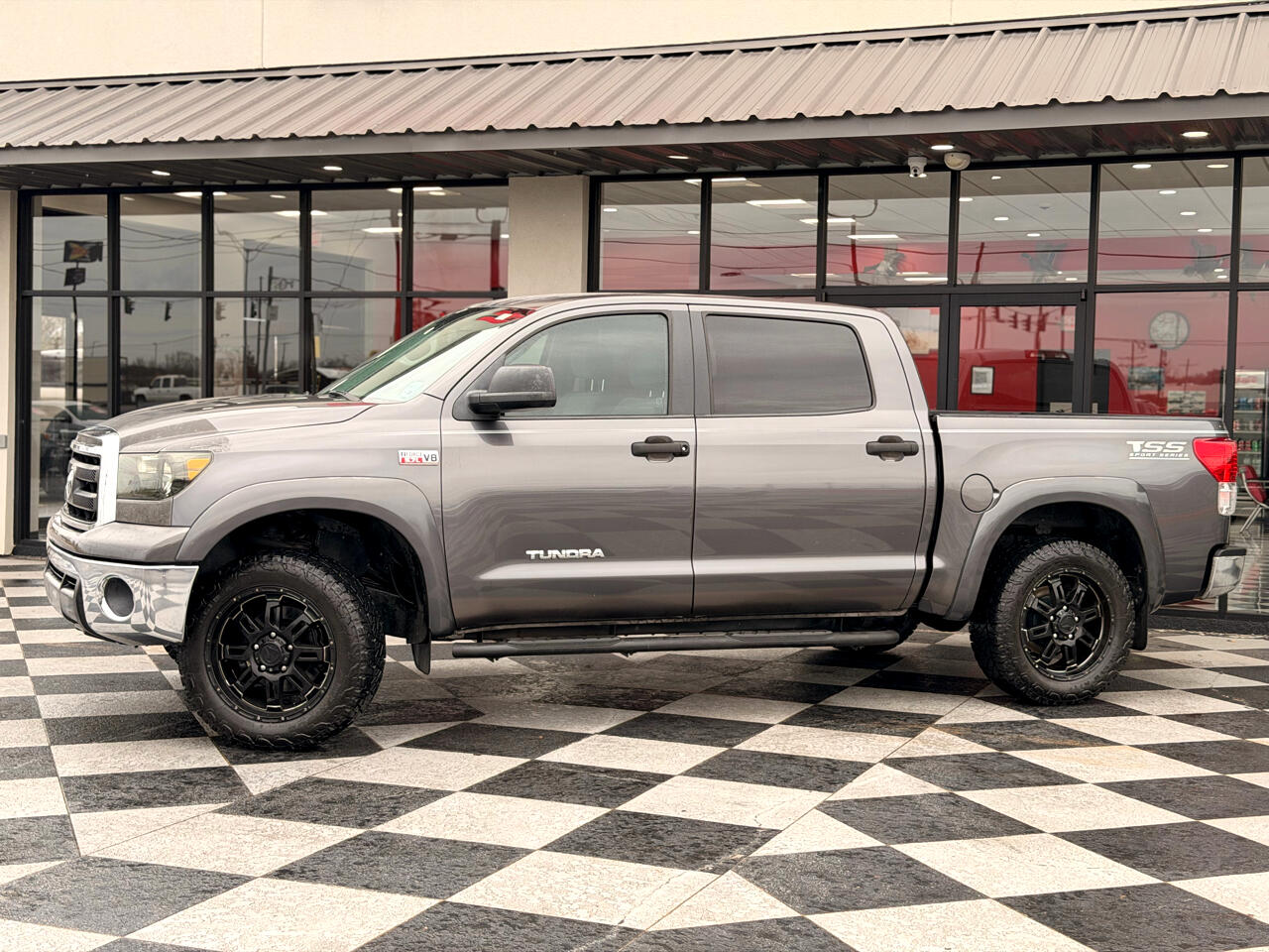 Toyota Tundra Tundra-Grade 5.7L CrewMax 2WD 2013