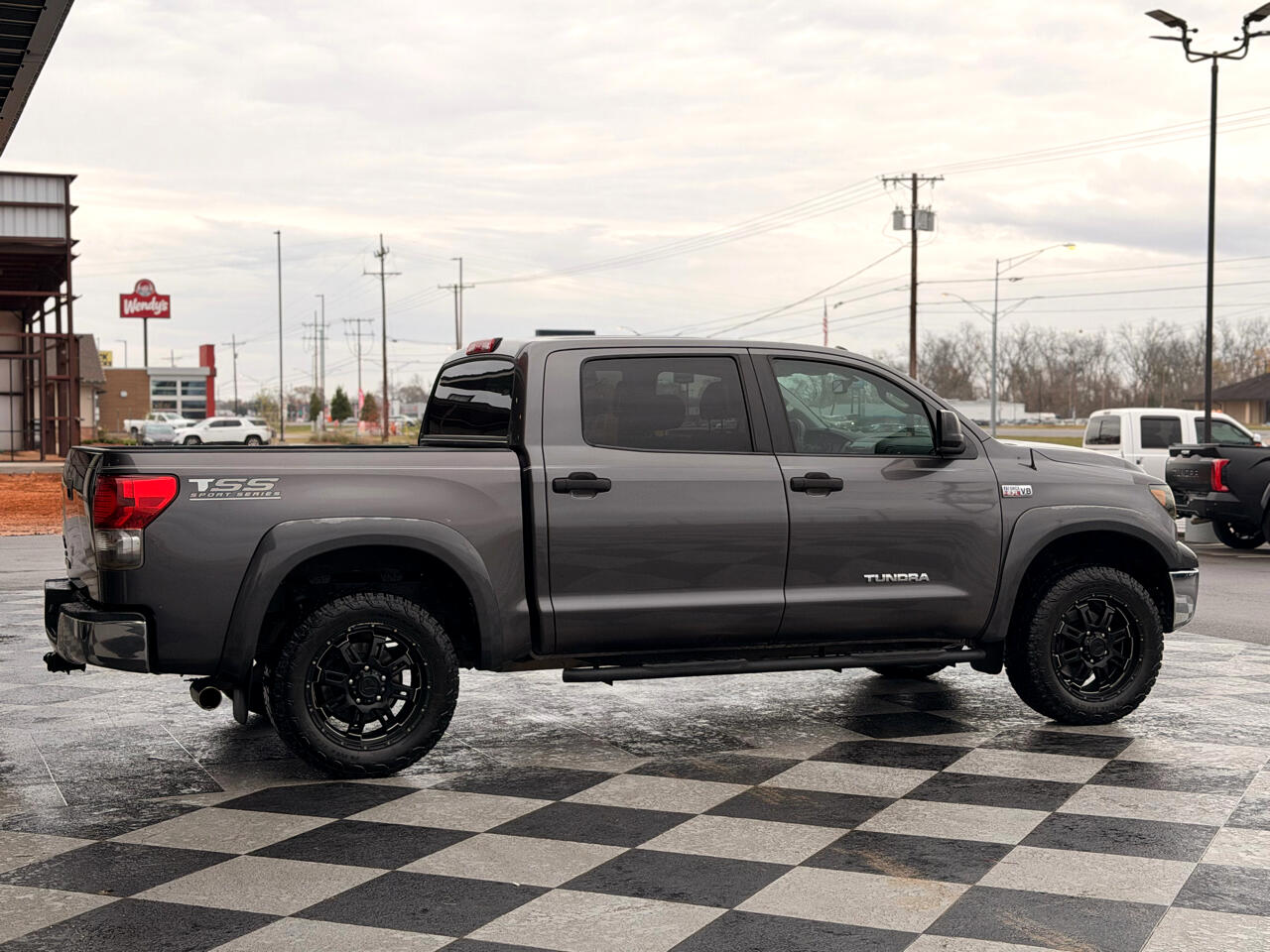 Toyota Tundra Tundra-Grade 5.7L CrewMax 2WD 2013