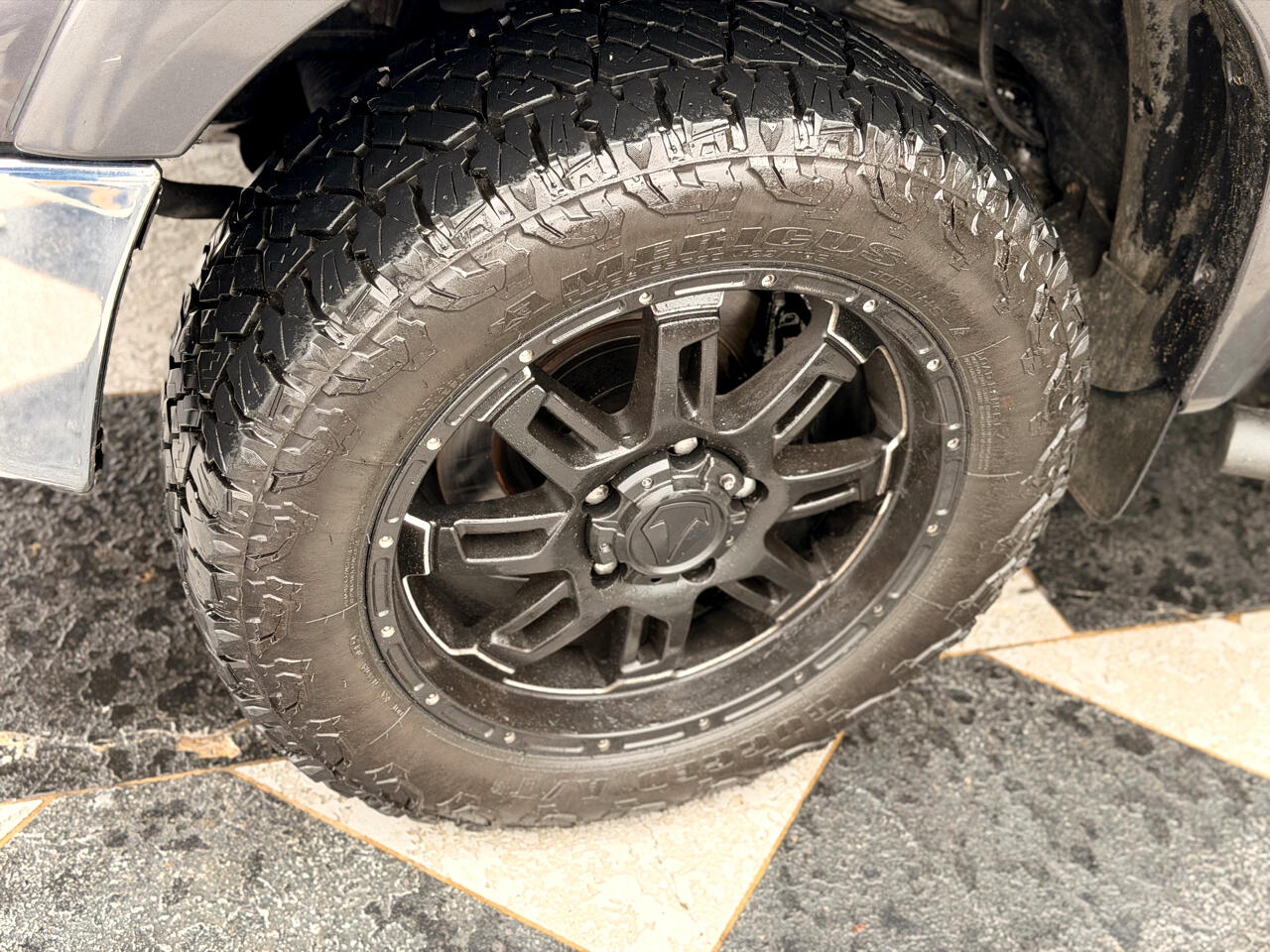 Toyota Tundra Tundra-Grade 5.7L CrewMax 2WD 2013