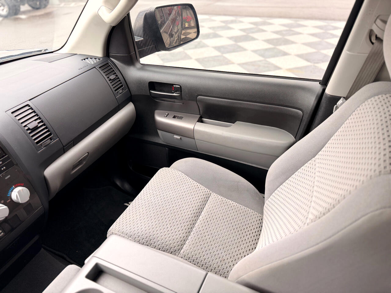 Toyota Tundra Tundra-Grade 5.7L CrewMax 2WD 2013