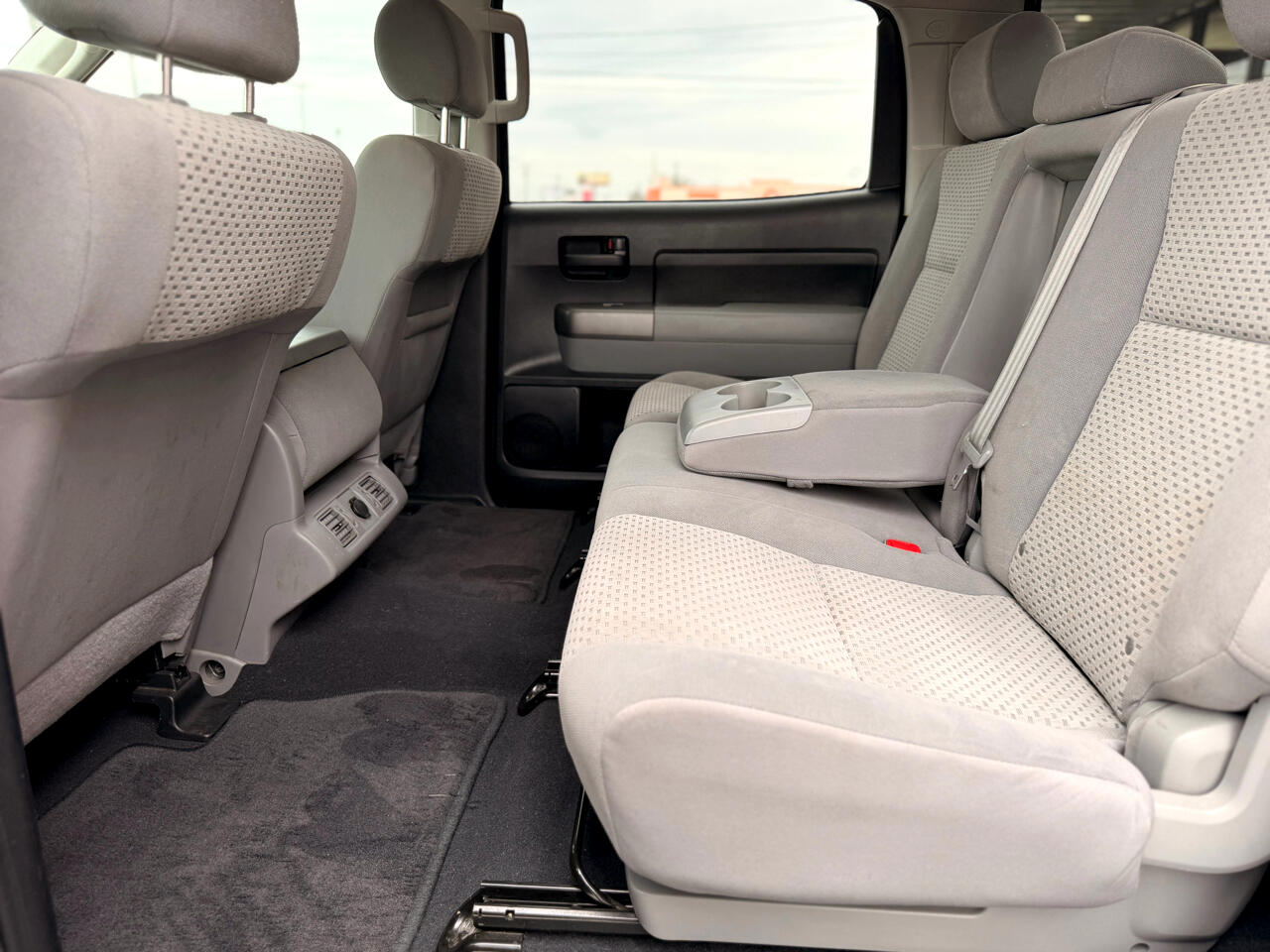 Toyota Tundra Tundra-Grade 5.7L CrewMax 2WD 2013