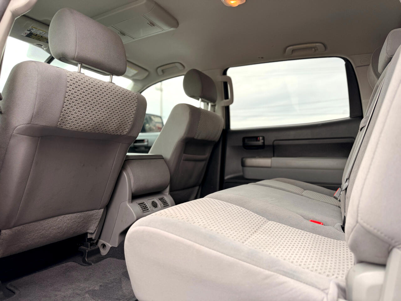 Toyota Tundra Tundra-Grade 5.7L CrewMax 2WD 2013