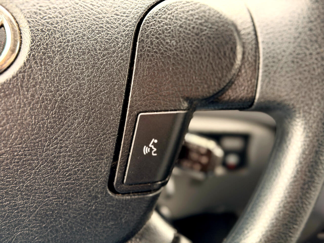 Toyota Tundra Tundra-Grade 5.7L CrewMax 2WD 2013