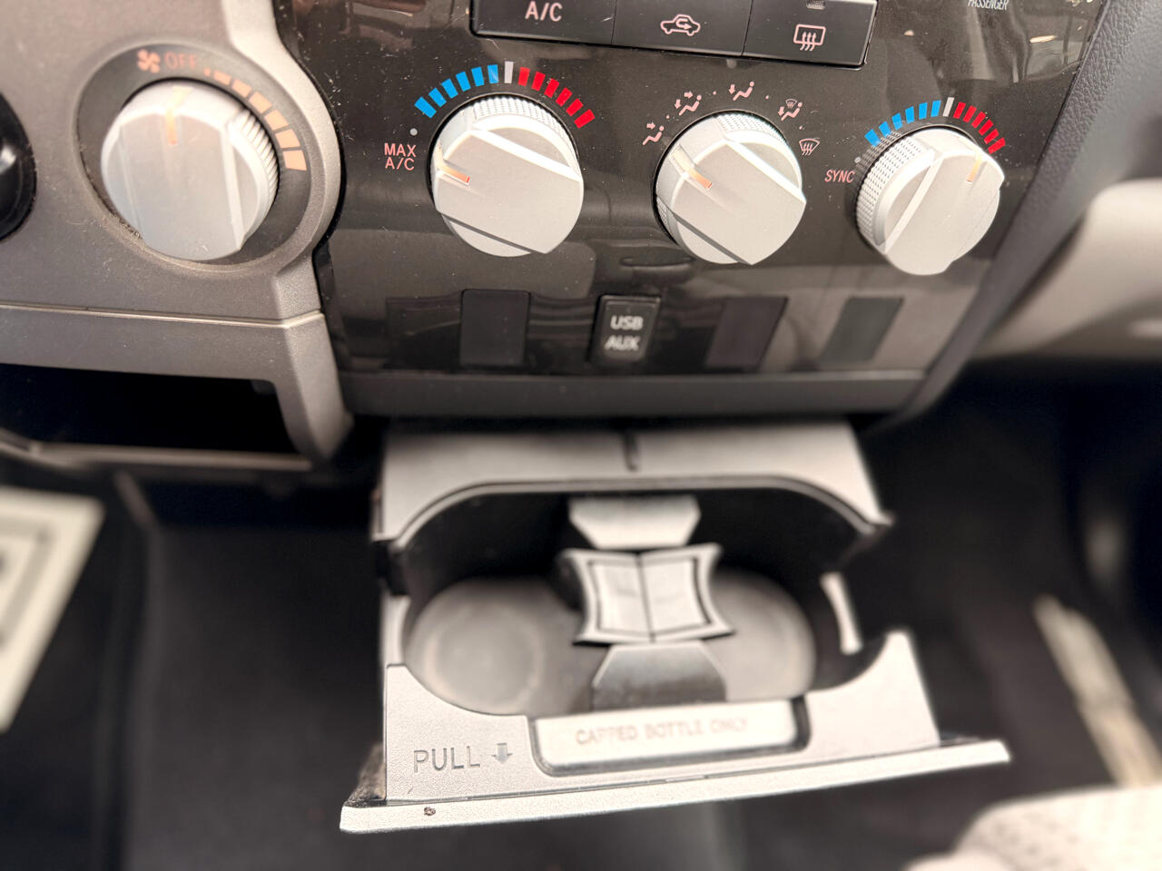 Toyota Tundra Tundra-Grade 5.7L CrewMax 2WD 2013