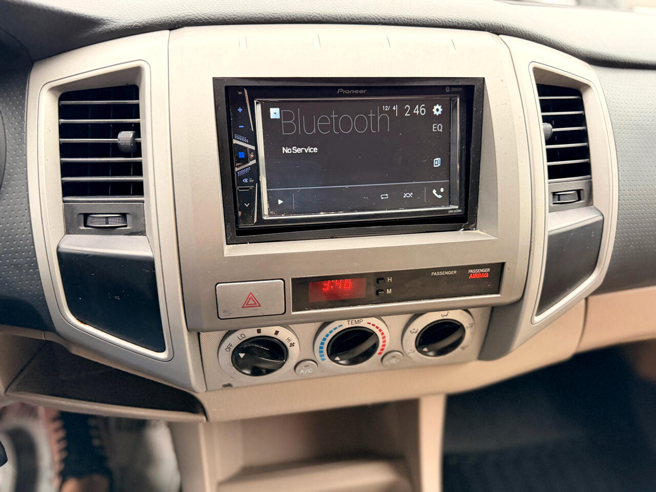 Toyota Tacoma PreRunner Double Cab V6 Auto 2WD 2006