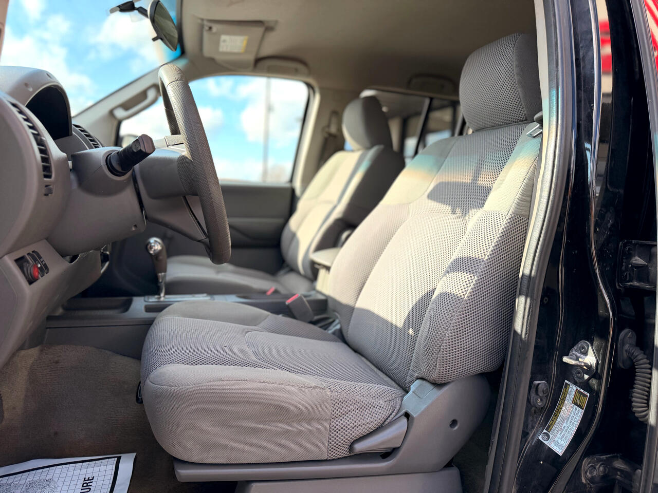 Nissan Frontier S Crew Cab 4X4 V6 2013