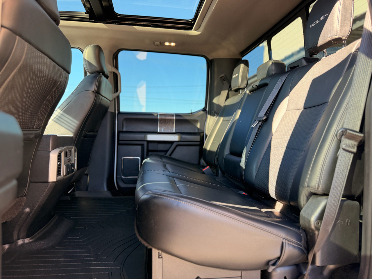 Ford F-250 SD Lariat Crew Cab 4WD 2019