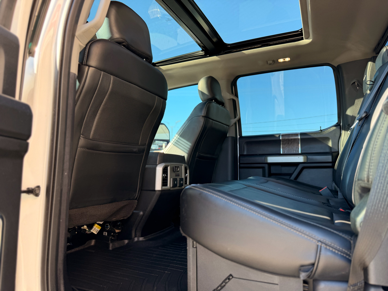 Ford F-250 SD Lariat Crew Cab 4WD 2019