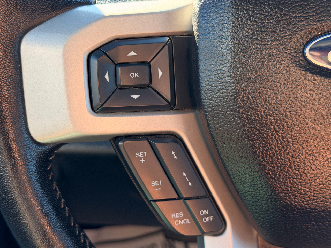 Ford F-250 SD Lariat Crew Cab 4WD 2019