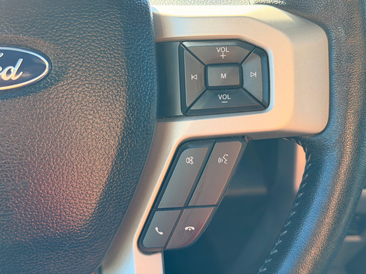 Ford F-250 SD Lariat Crew Cab 4WD 2019