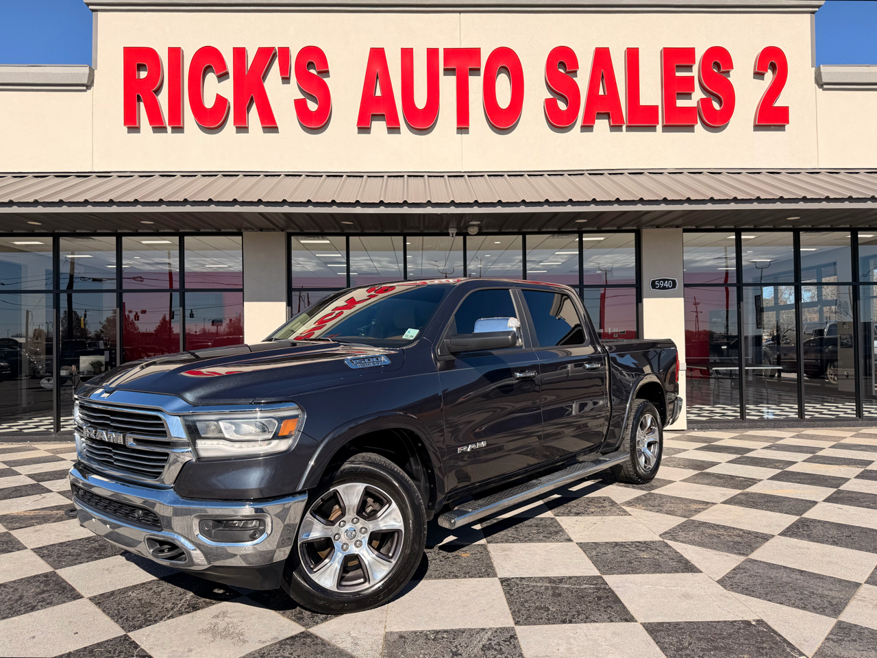 RAM 1500 Laramie Crew Cab SWB 4WD 2019