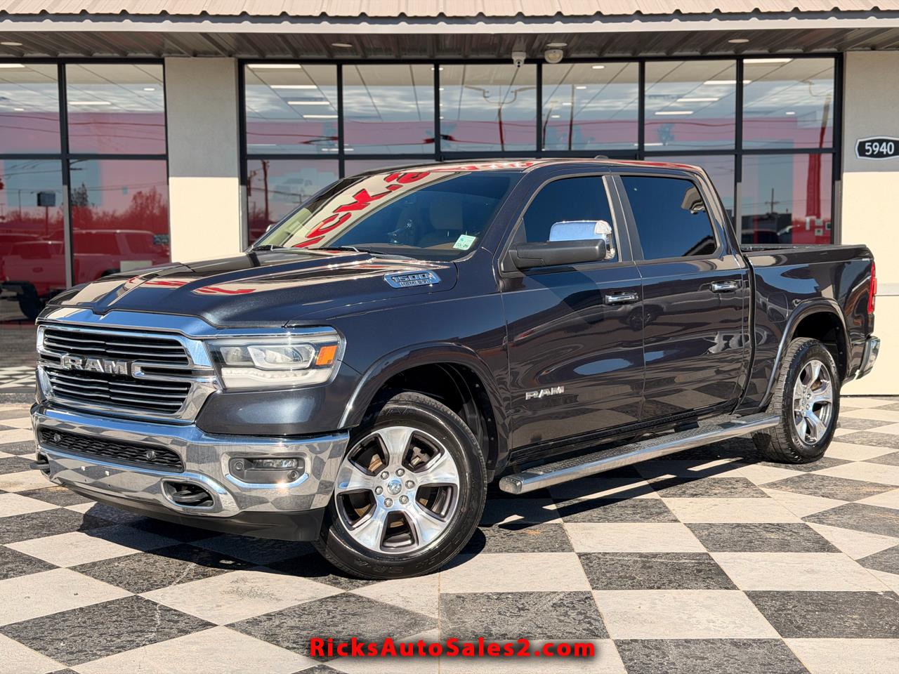 RAM 1500 Laramie Crew Cab SWB 4WD 2019