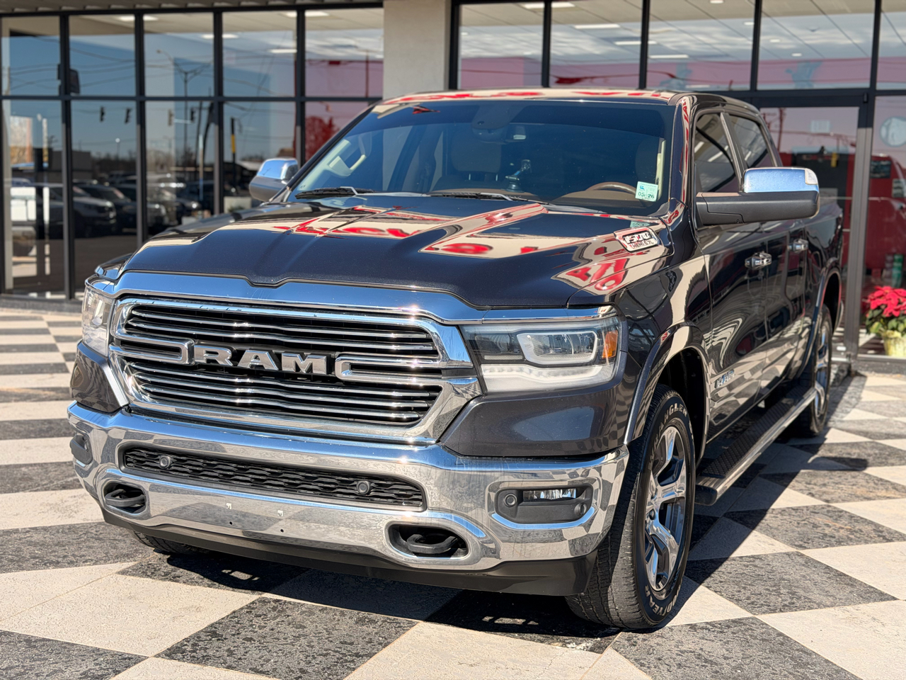 RAM 1500 Laramie Crew Cab SWB 4WD 2019