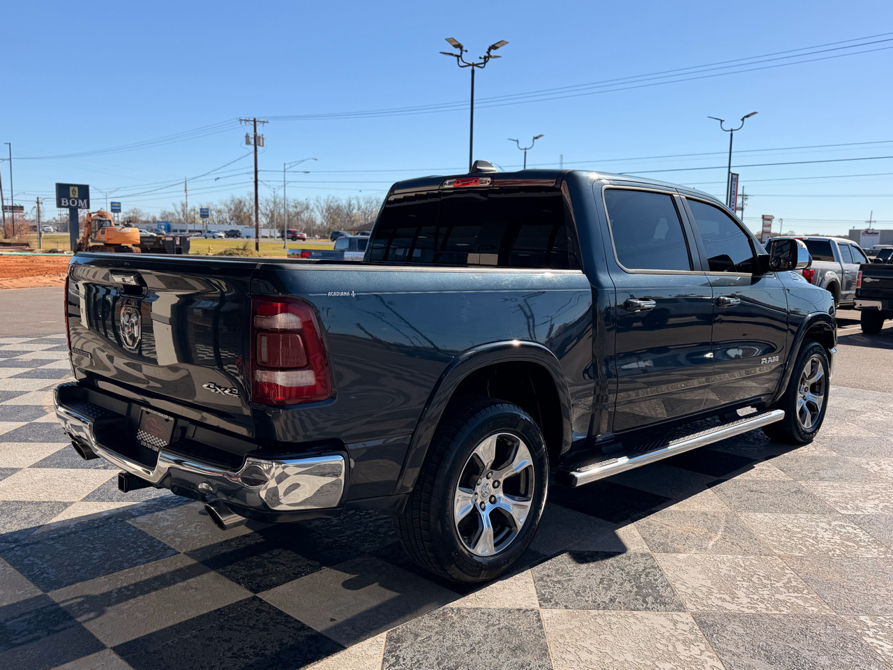 RAM 1500 Laramie Crew Cab SWB 4WD 2019