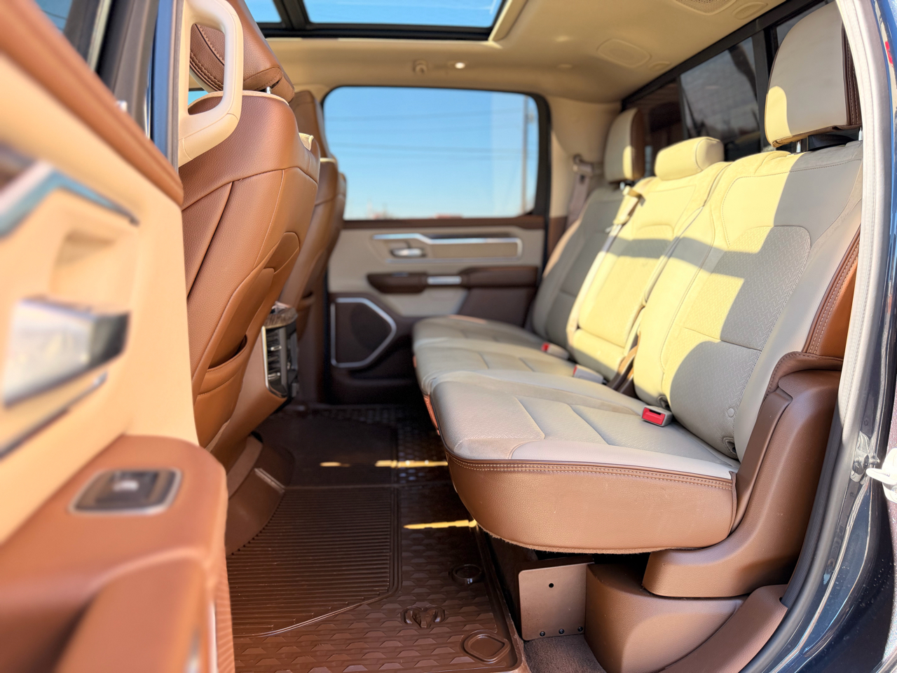 RAM 1500 Laramie Crew Cab SWB 4WD 2019