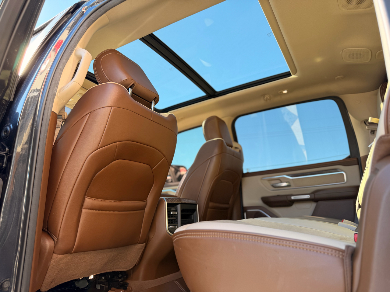 RAM 1500 Laramie Crew Cab SWB 4WD 2019