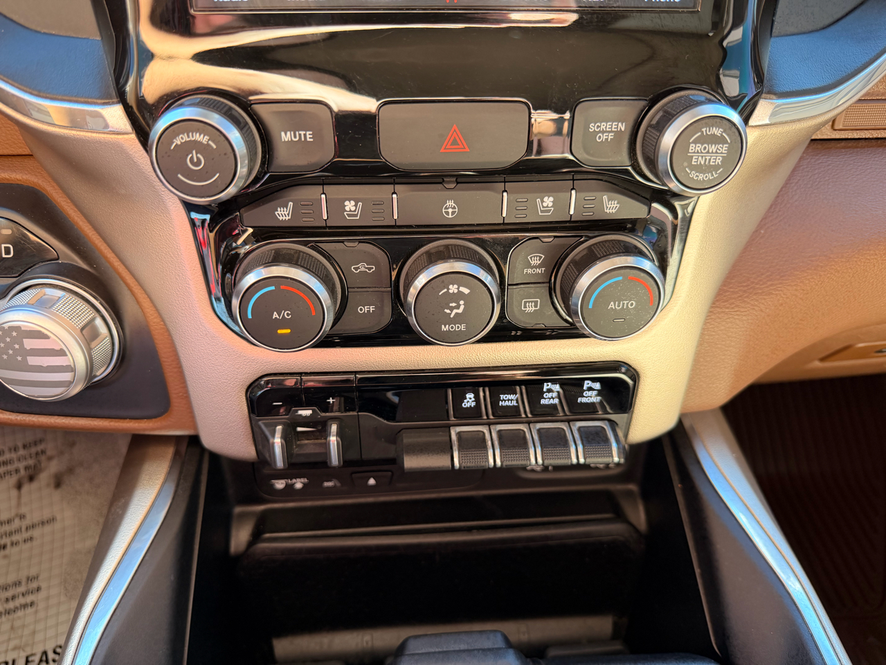 RAM 1500 Laramie Crew Cab SWB 4WD 2019