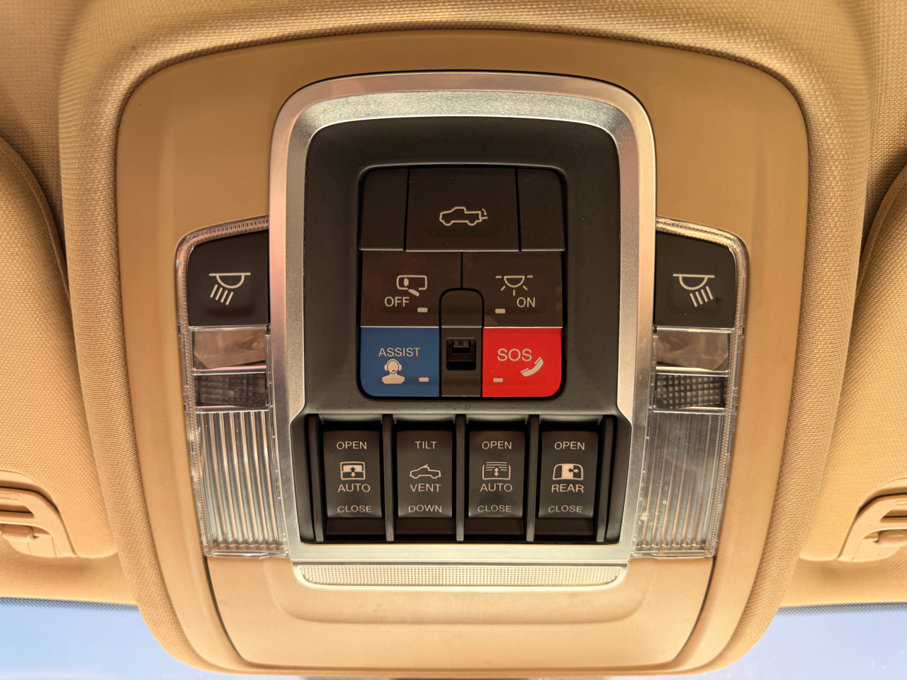 RAM 1500 Laramie Crew Cab SWB 4WD 2019