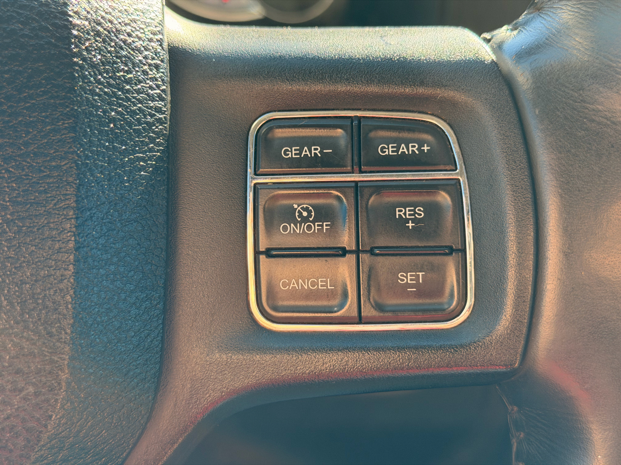 RAM 1500 Sport Crew Cab 4WD 2016