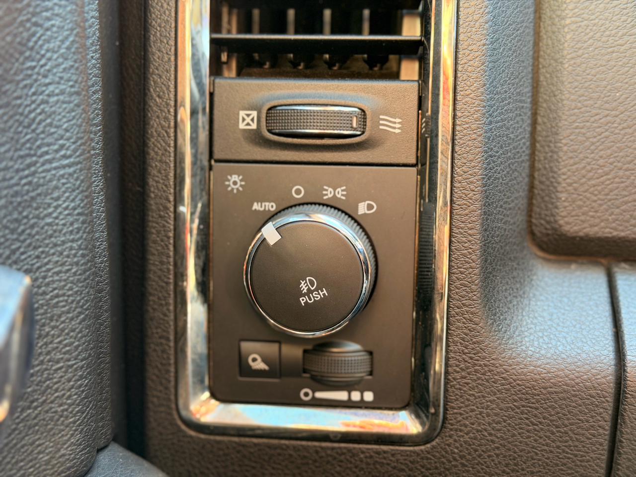 RAM 1500 Sport Crew Cab 4WD 2016