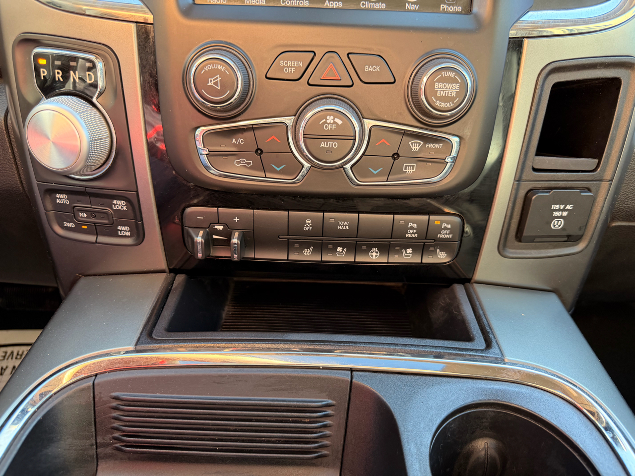 RAM 1500 Sport Crew Cab 4WD 2016