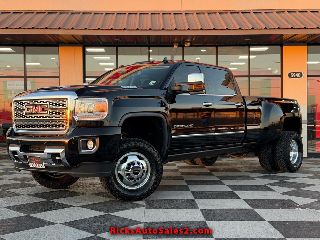 2019 GMC Sierra 3500HD 4WD Crew Cab 167.7" DRW Denali