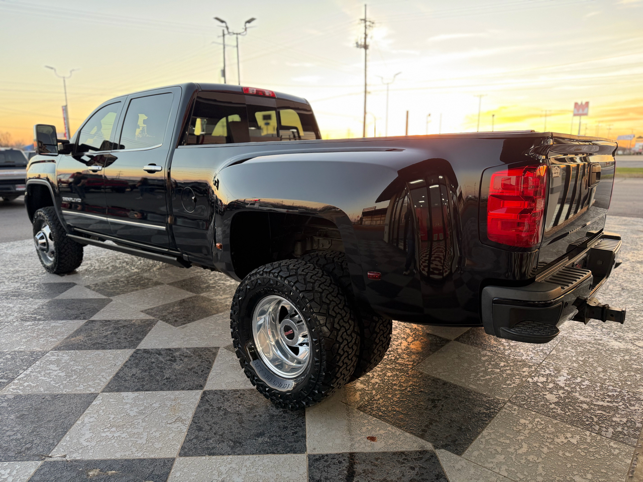 GMC Sierra 3500HD 4WD Crew Cab 167.7" DRW Denali 2019