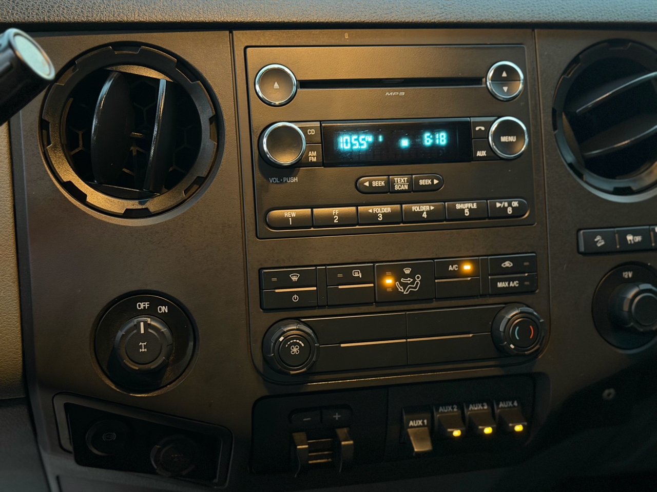 Ford F-250 SD XL SuperCab 4WD 2015