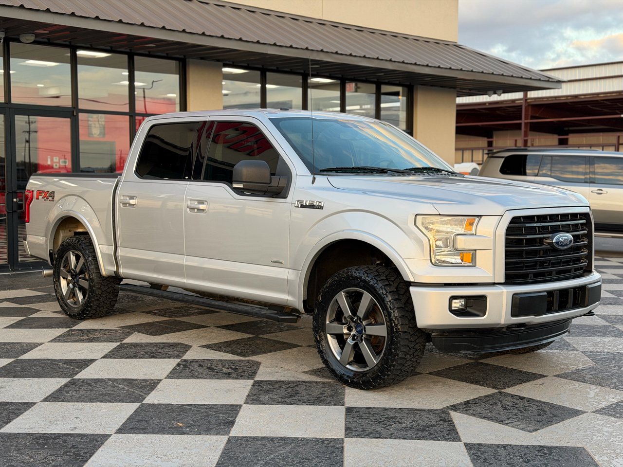 Ford F-150 XLT SuperCrew 4WD 2016