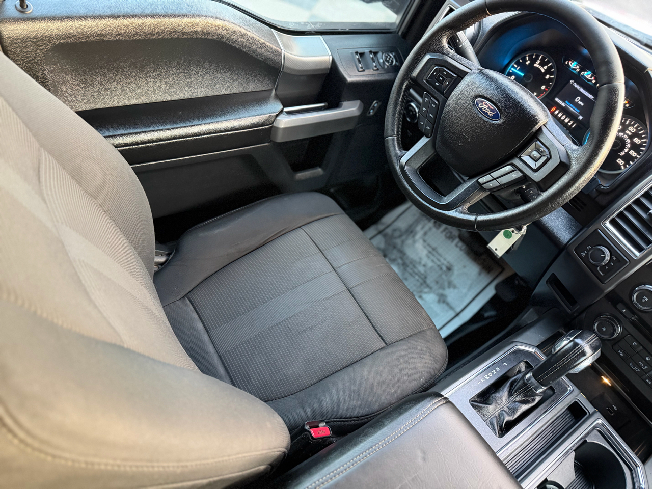 Ford F-150 XLT SuperCrew 4WD 2016