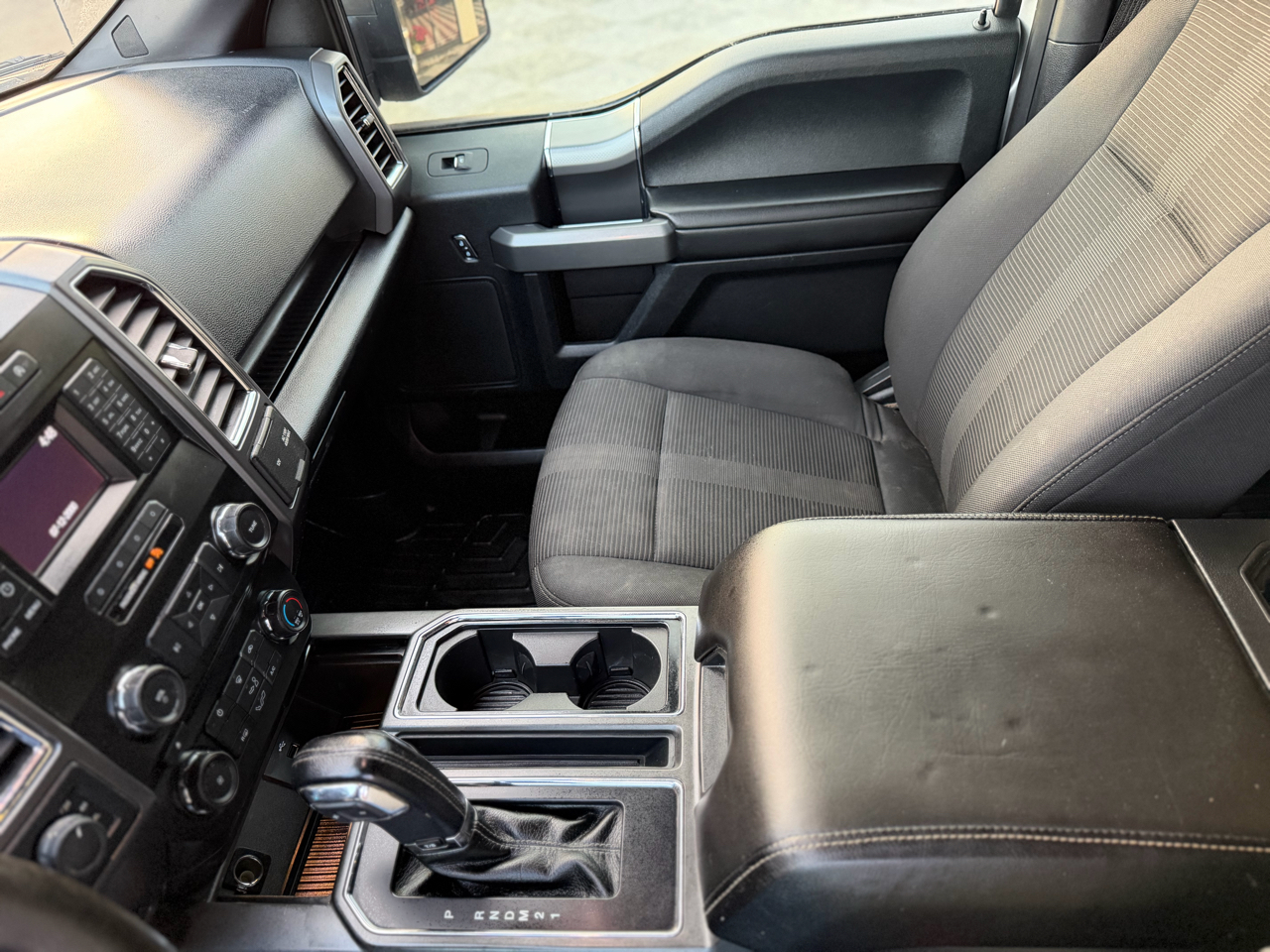 Ford F-150 XLT SuperCrew 4WD 2016