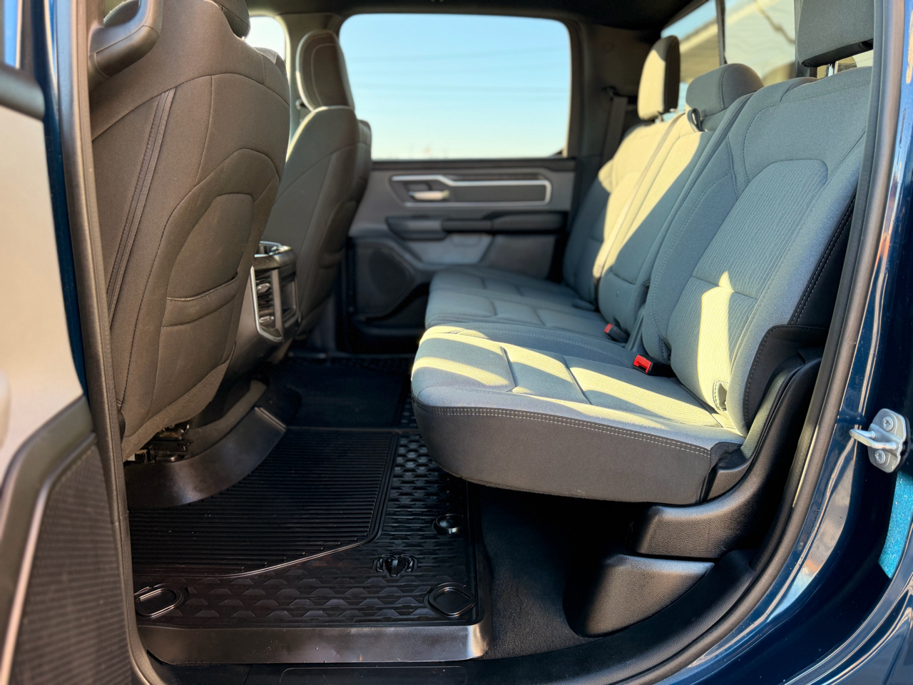 RAM 1500 Big Horn Crew Cab SWB 4WD 2021