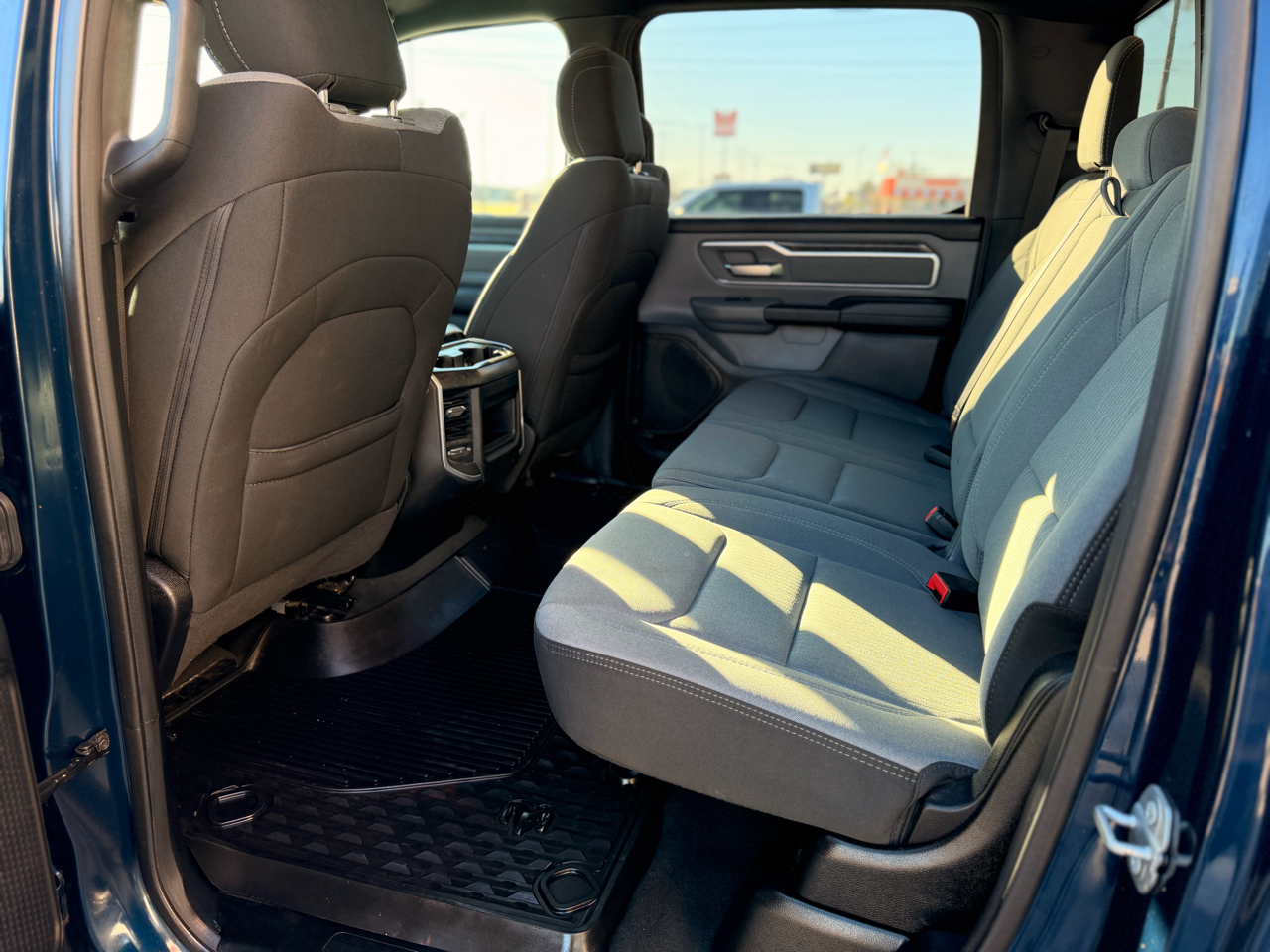 RAM 1500 Big Horn Crew Cab SWB 4WD 2021