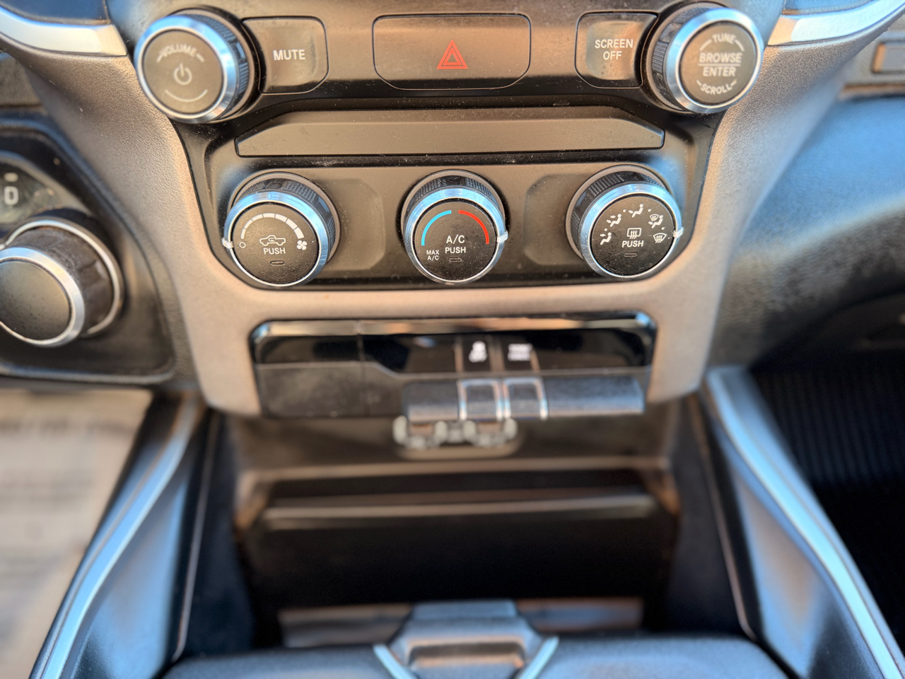 RAM 1500 Big Horn Crew Cab SWB 4WD 2021