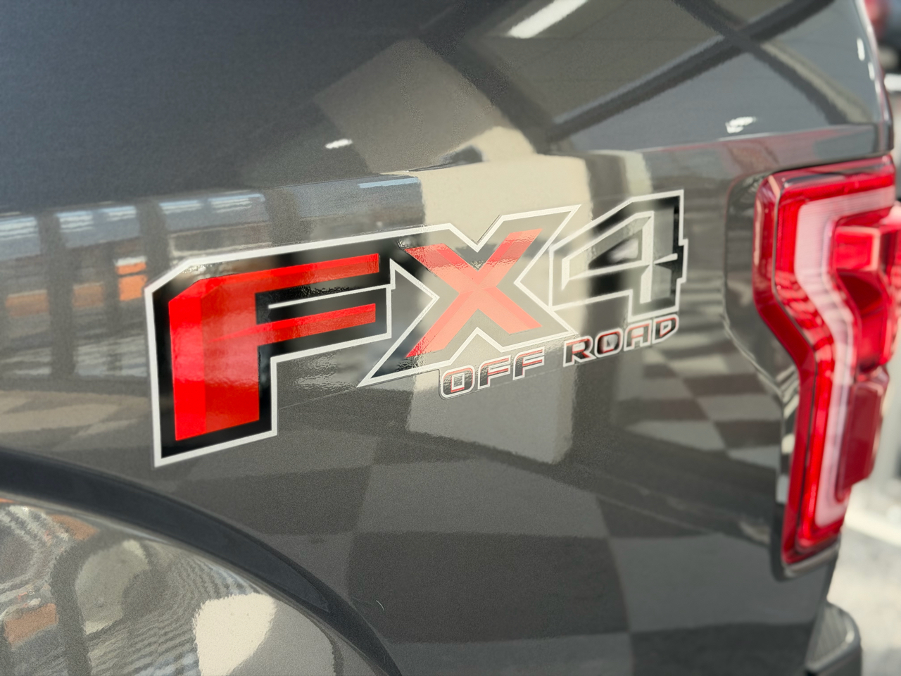 Ford F-150 Platinum SuperCrew 4WD 2015