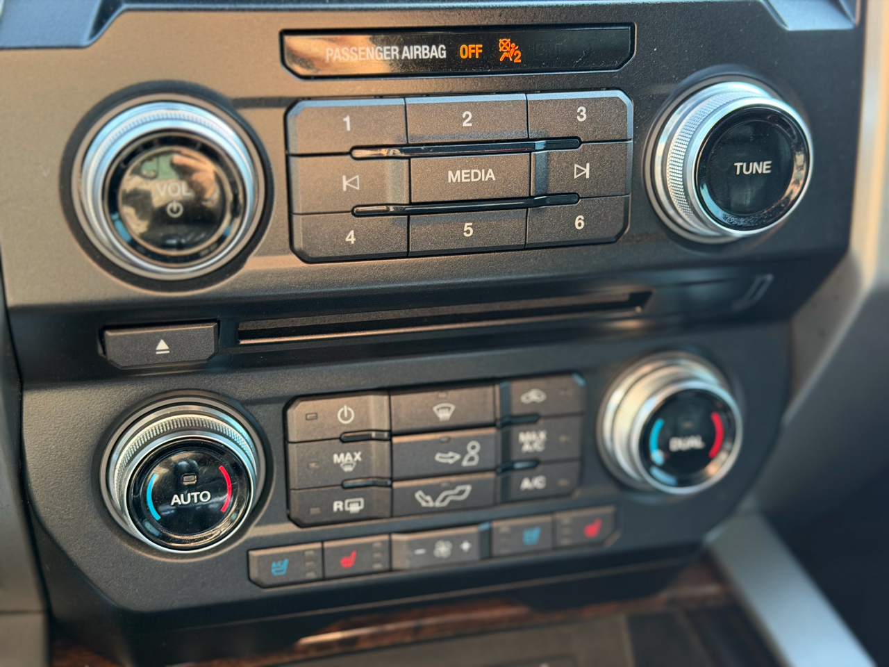 Ford F-150 Platinum SuperCrew 4WD 2015