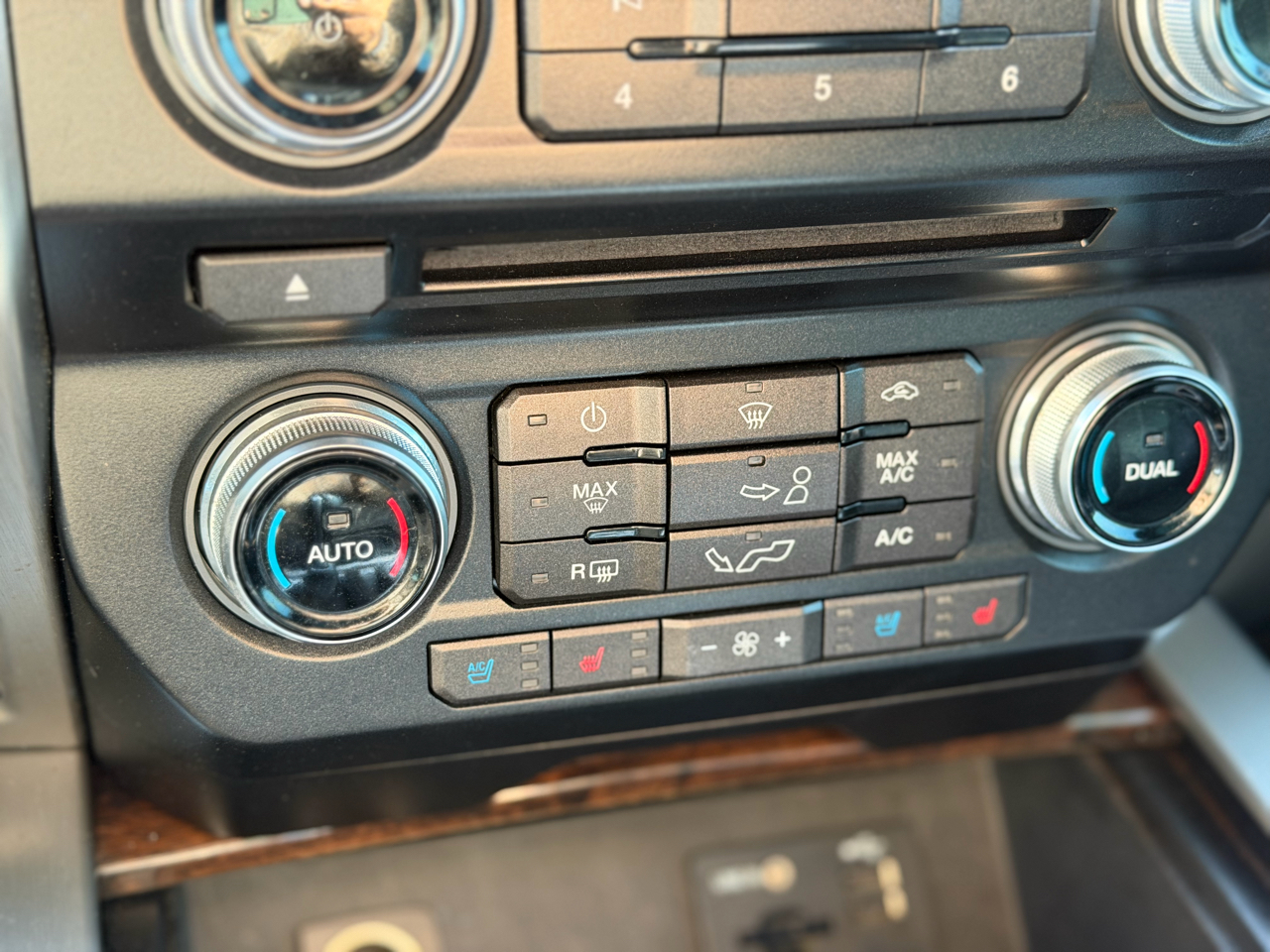 Ford F-150 Platinum SuperCrew 4WD 2015