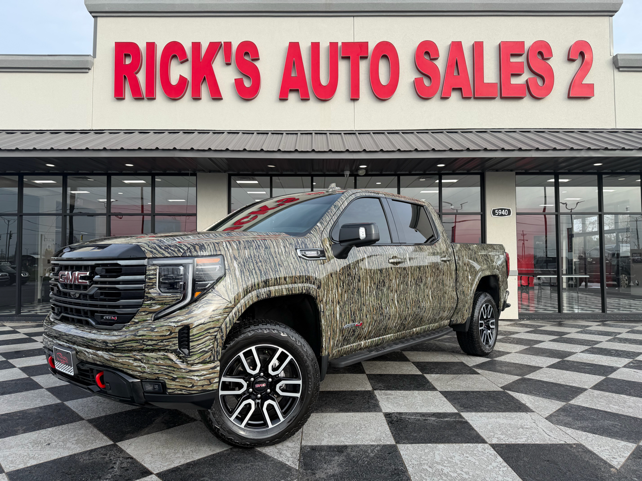 GMC Sierra 1500 AT4 Crew Cab 4WD 2025