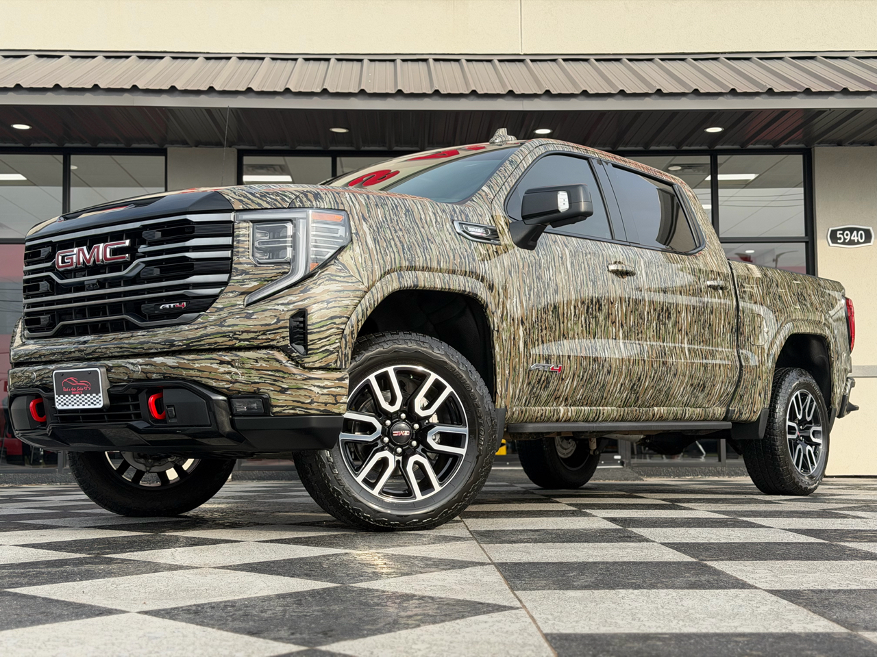 GMC Sierra 1500 AT4 Crew Cab 4WD 2025