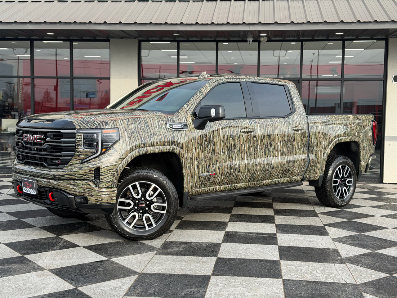 GMC Sierra 1500 AT4 Crew Cab 4WD 2025