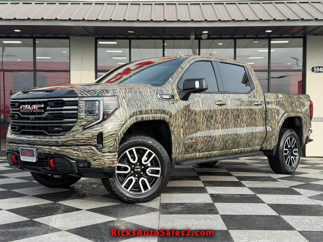 2025 GMC Sierra 1500 AT4 Crew Cab 4WD