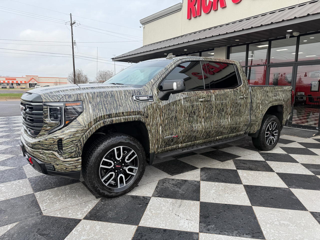 GMC Sierra 1500 AT4 Crew Cab 4WD 2025