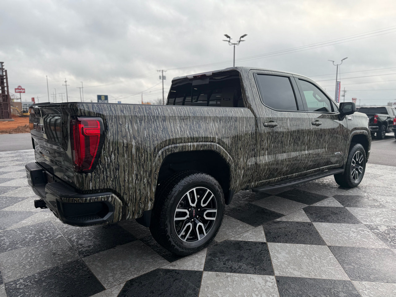 GMC Sierra 1500 AT4 Crew Cab 4WD 2025