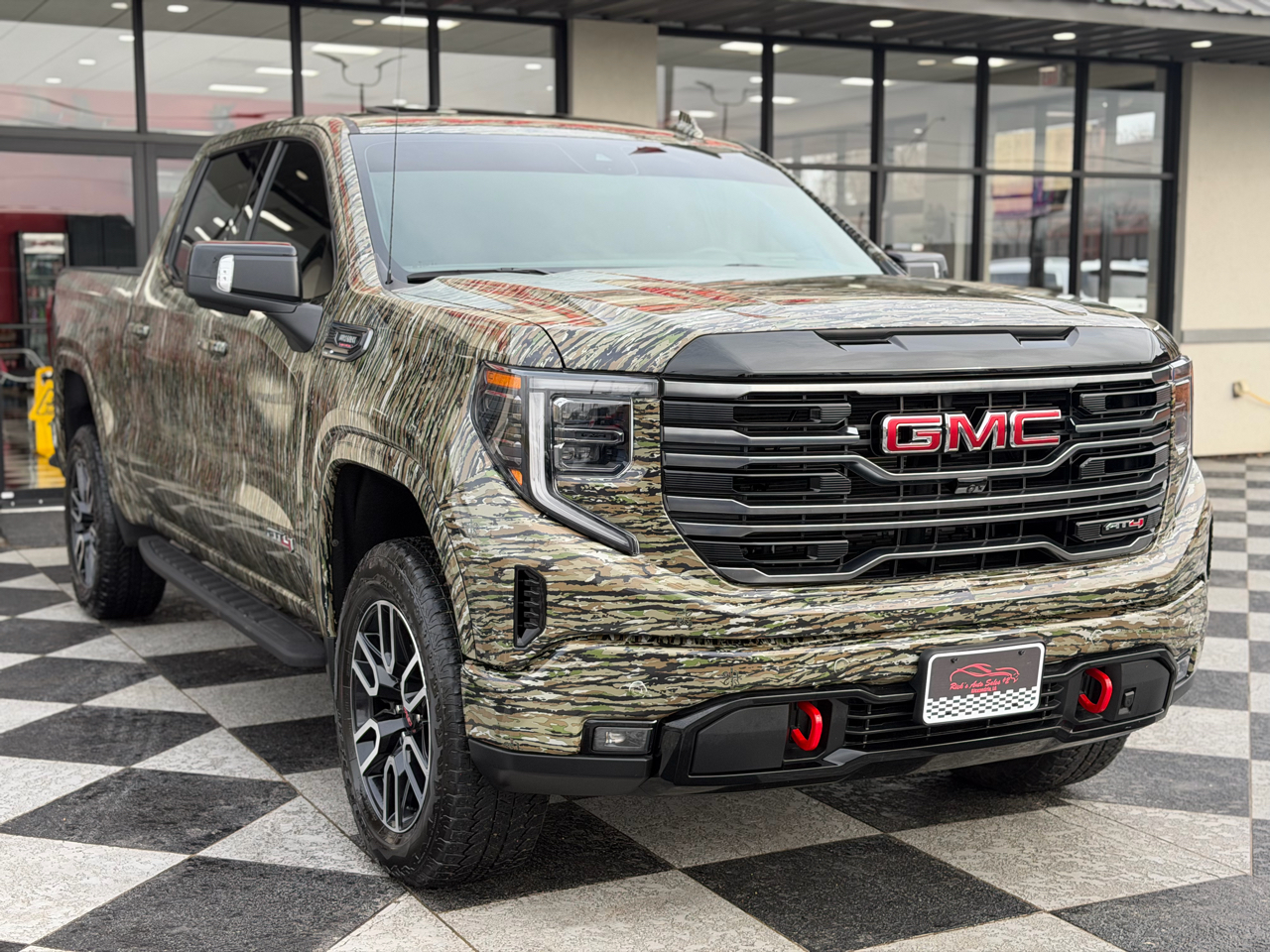 GMC Sierra 1500 AT4 Crew Cab 4WD 2025