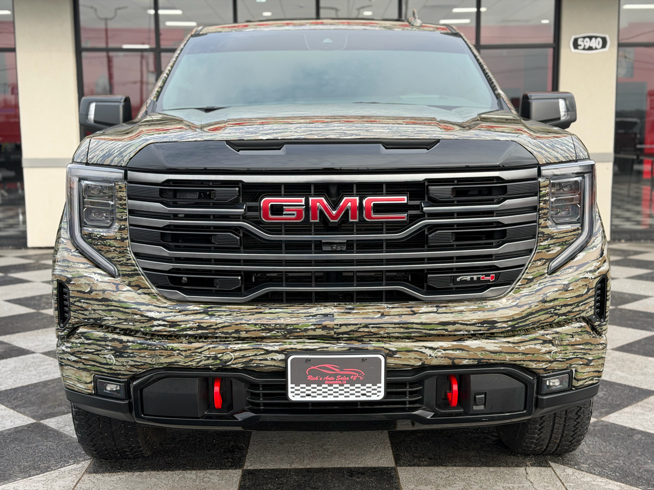 GMC Sierra 1500 AT4 Crew Cab 4WD 2025