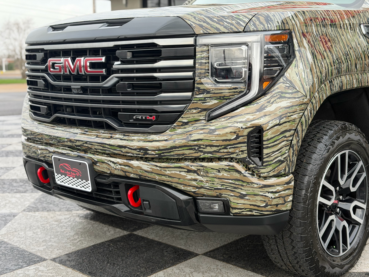 GMC Sierra 1500 AT4 Crew Cab 4WD 2025