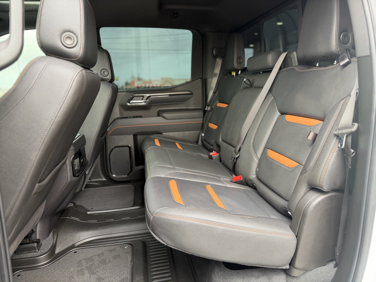 GMC Sierra 1500 AT4 Crew Cab 4WD 2025