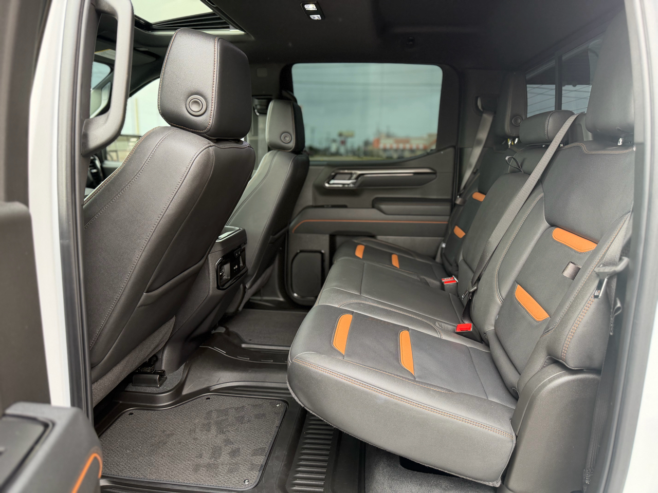 GMC Sierra 1500 AT4 Crew Cab 4WD 2025