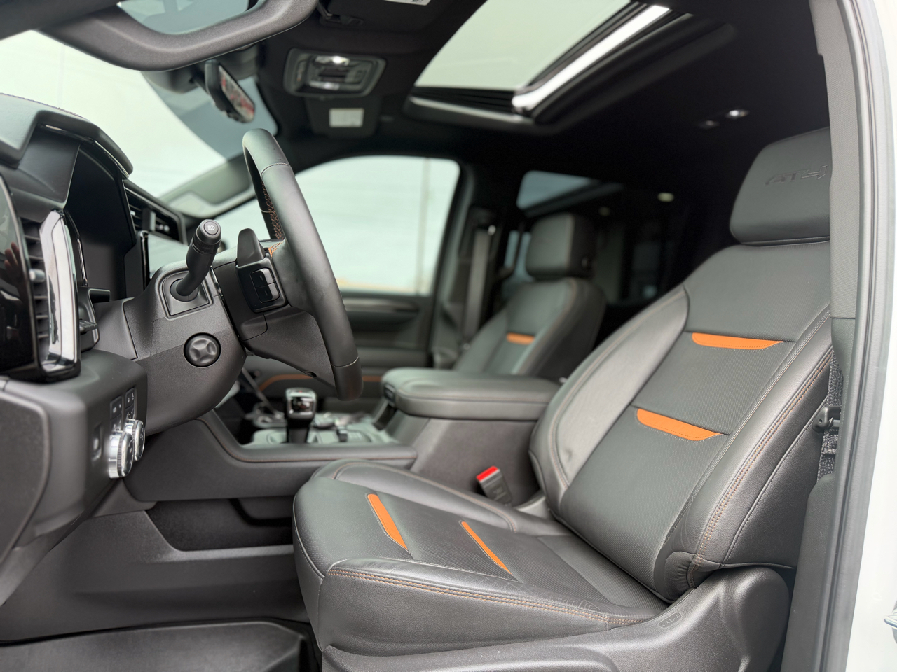 GMC Sierra 1500 AT4 Crew Cab 4WD 2025